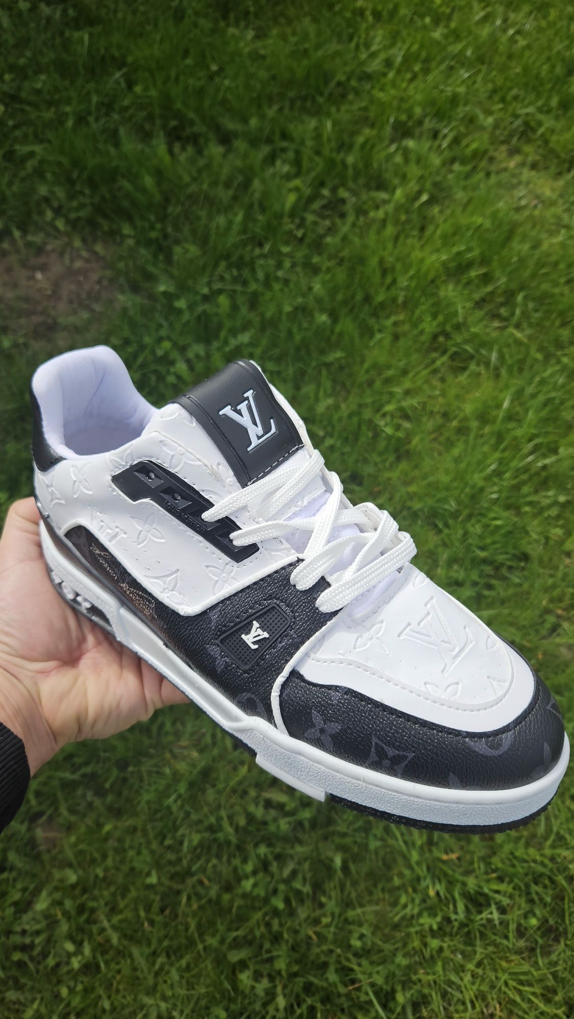 LV Trainer Louis - 40, 41