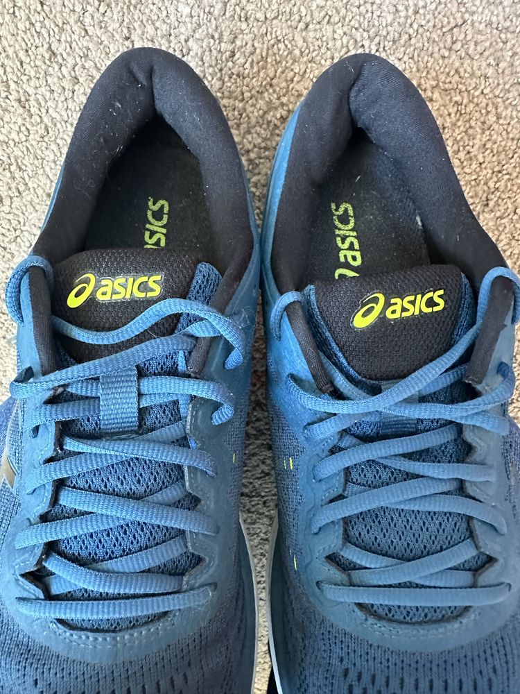 Продам кросівки для бігу ASICS Gel-Kayano 24 оригінал 29 см