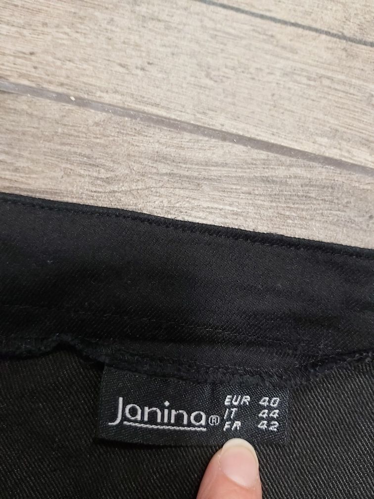 Czarna sukienka z jeansu Janina r. 40