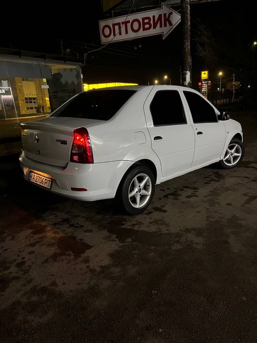 Продам рено логан 2012 рік