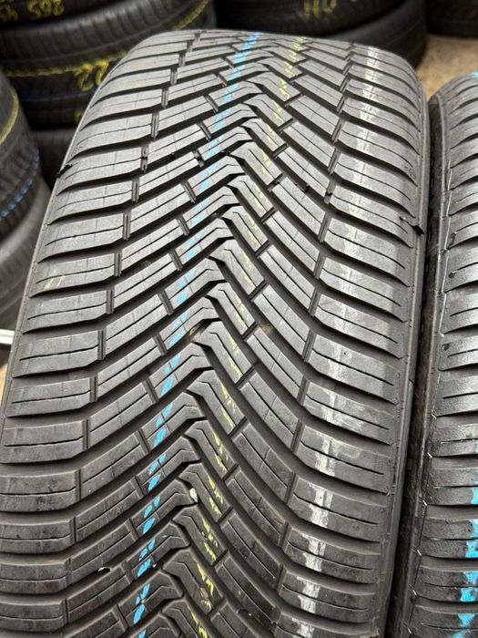 Шины БУ 225 45 R 18 Continental Allseason Contact  Всесезонный комплек