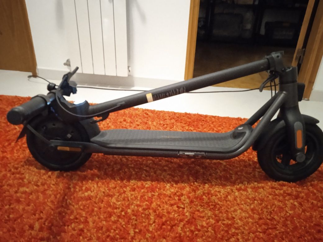 Trotinete elétrica Segway Ninebot F2E