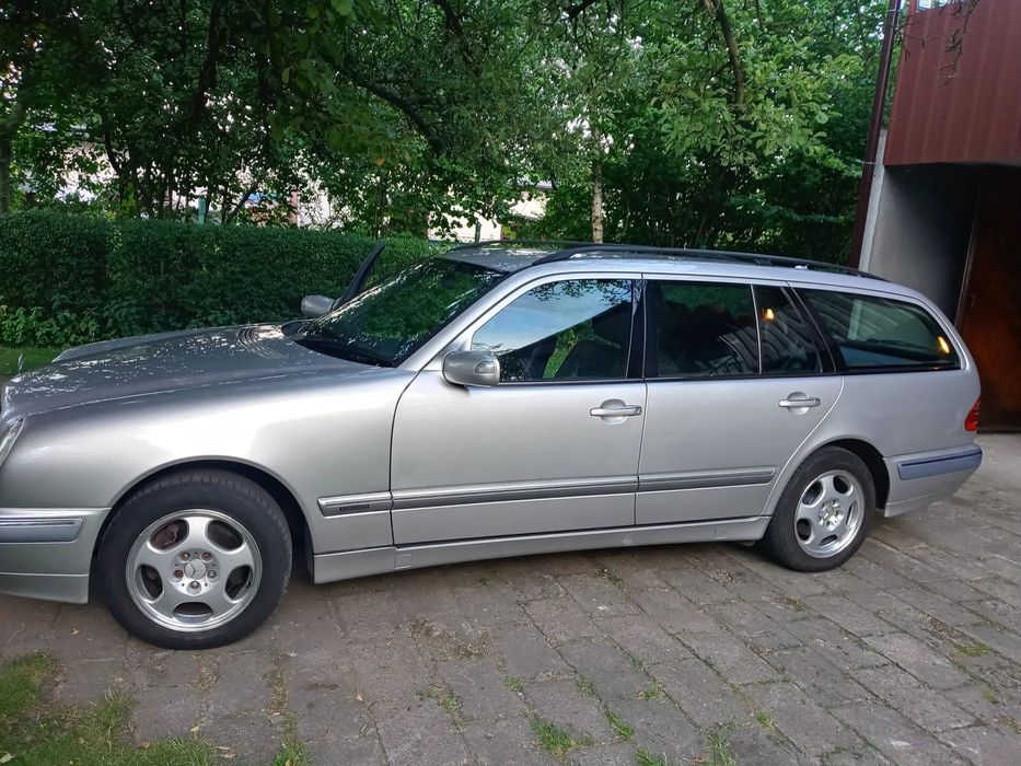 Mercedes-Benz Klasa E Mercedes Benz E 320 3,2 V6 4Matic