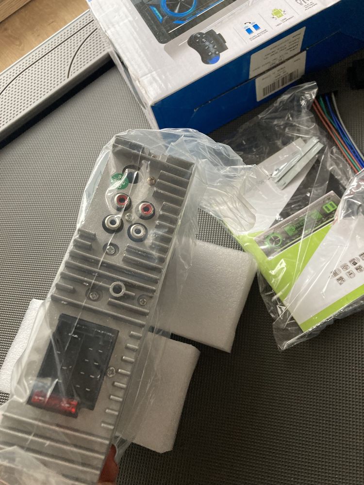 Car MP3 player with USB/TF BT for Iphone ISO 7 LED phone connection