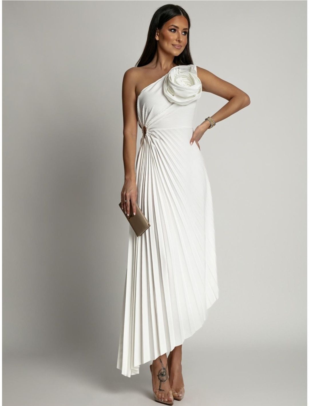 Sukienka biała śmietankowa asymetryczna 36,38 z różą plisowana 40 nowa