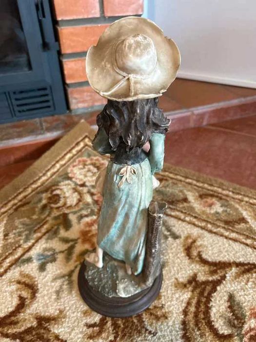Estatueta marfinite "Donna"