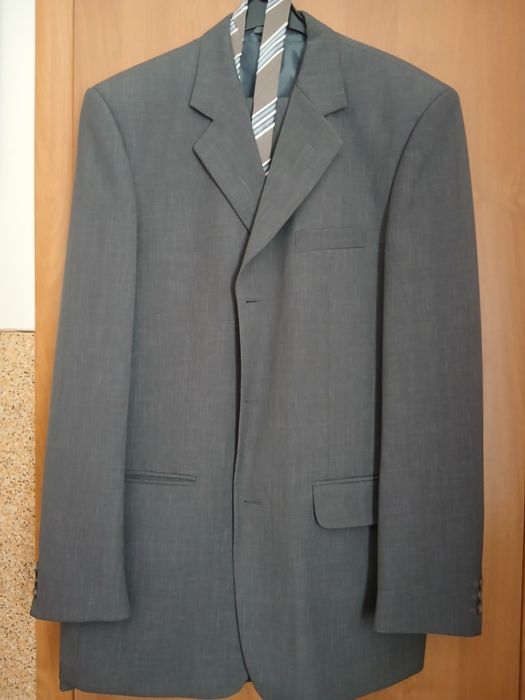 Чоловічий костюм трійка