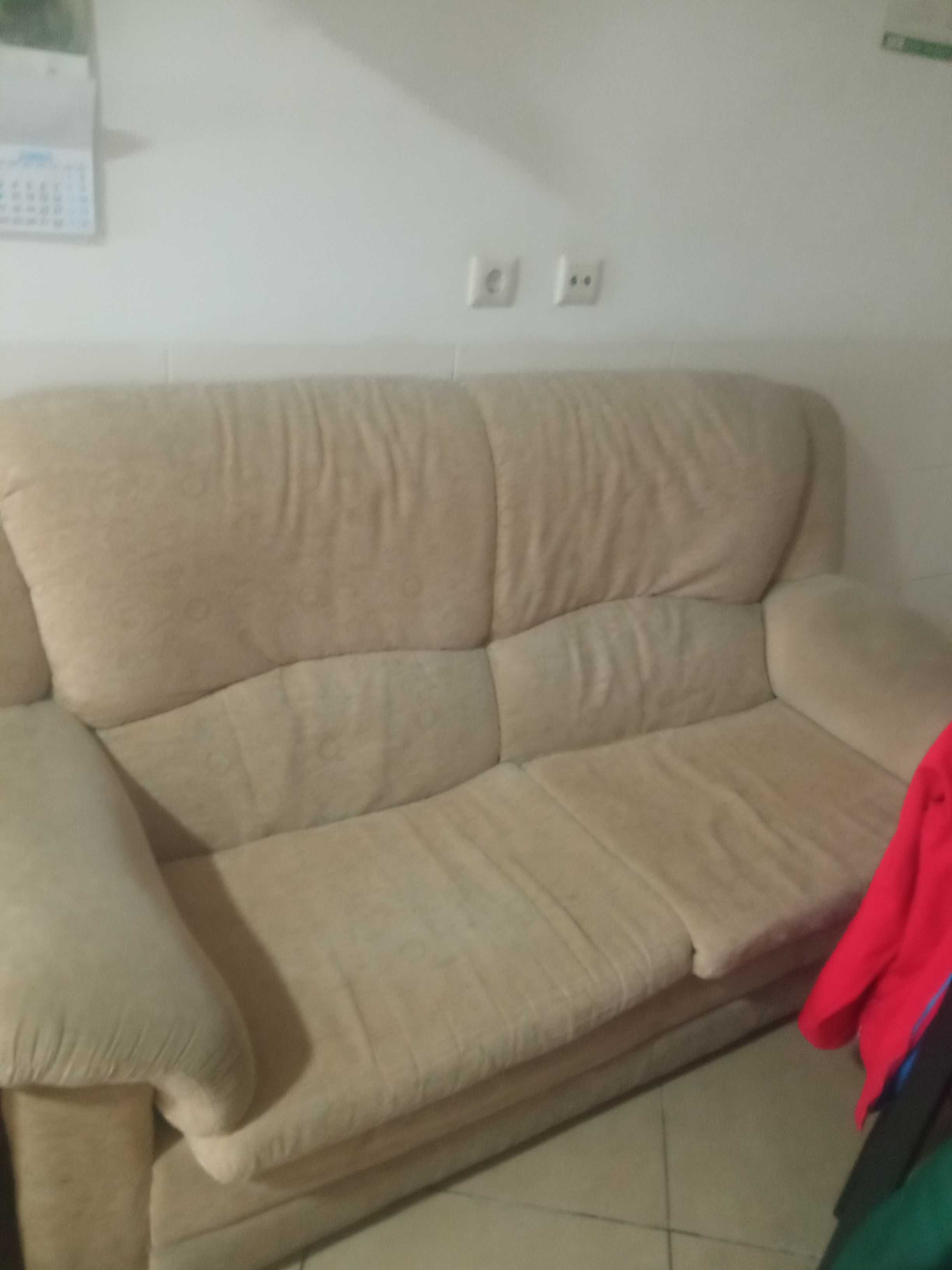 São dois sofas que já tem 15 anos