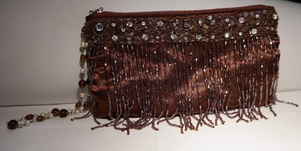 Нарядная сумочка клатч River Island, стразы, бисер