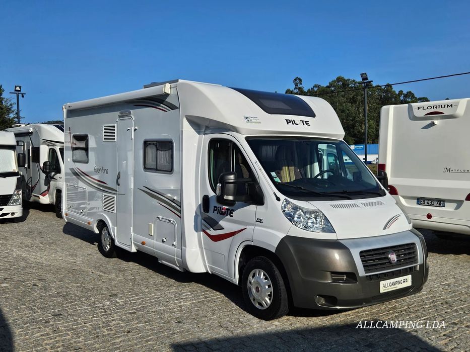Pilote Aventura P 716 5 LUGARES