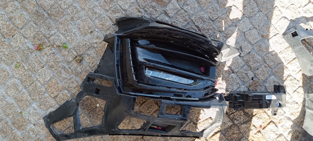 Farol nevoeiro BMW 1 F40 F45 F46 G07