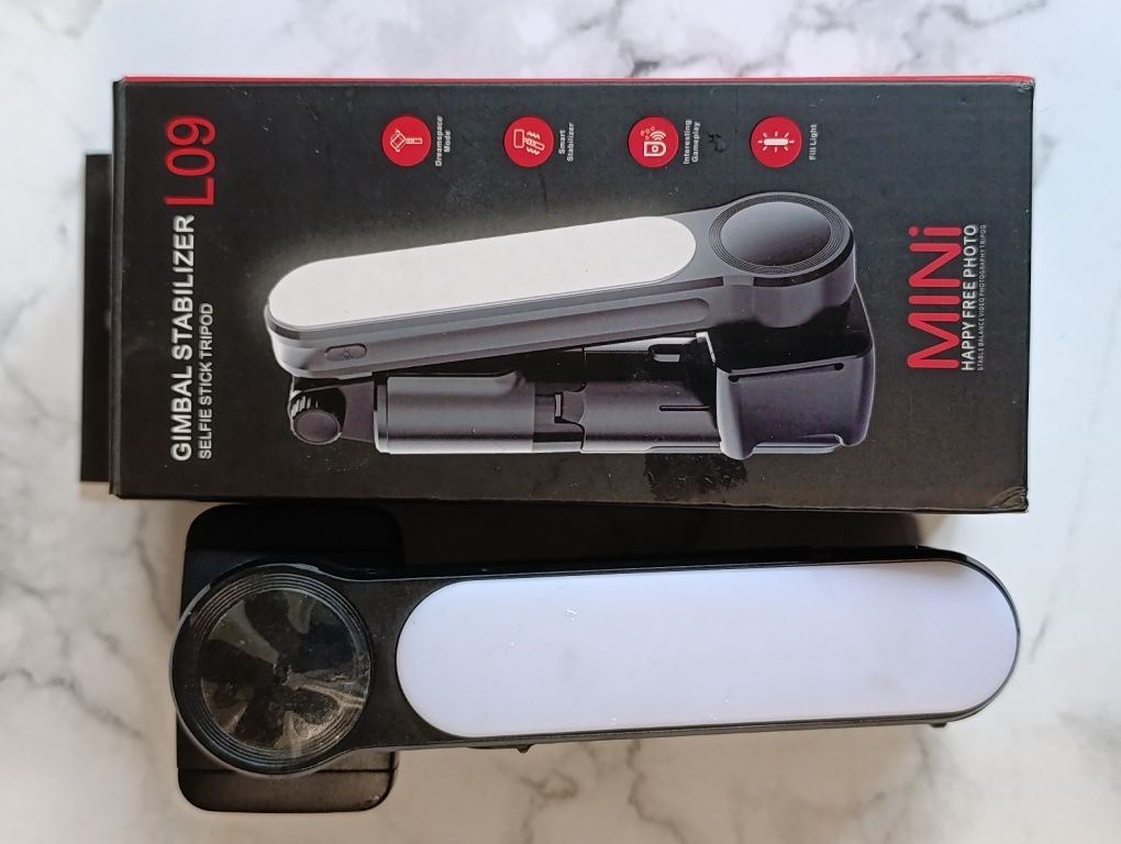 Продам стабилизатор для телефона Gimbal L09