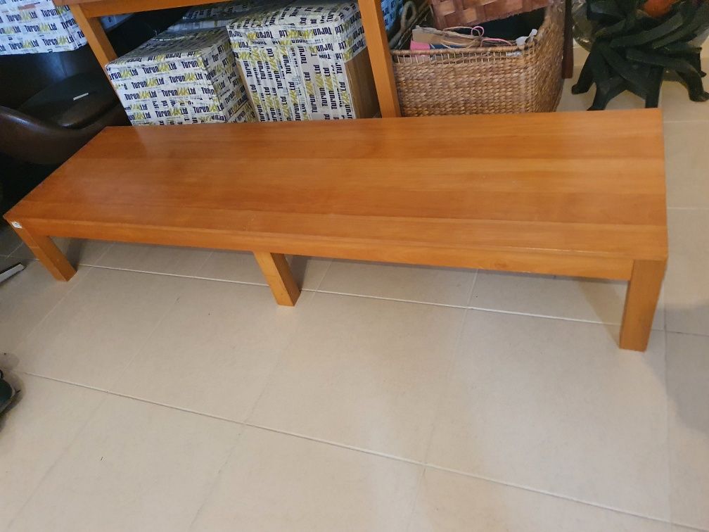 Bancada / mesa apoio em  madeira -
WoodenTable bench