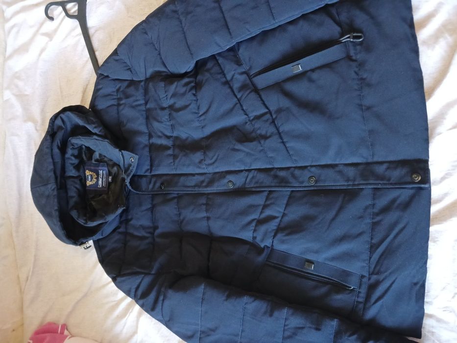 Продам 2зимние,одну осеннюю бу куртки не дорого