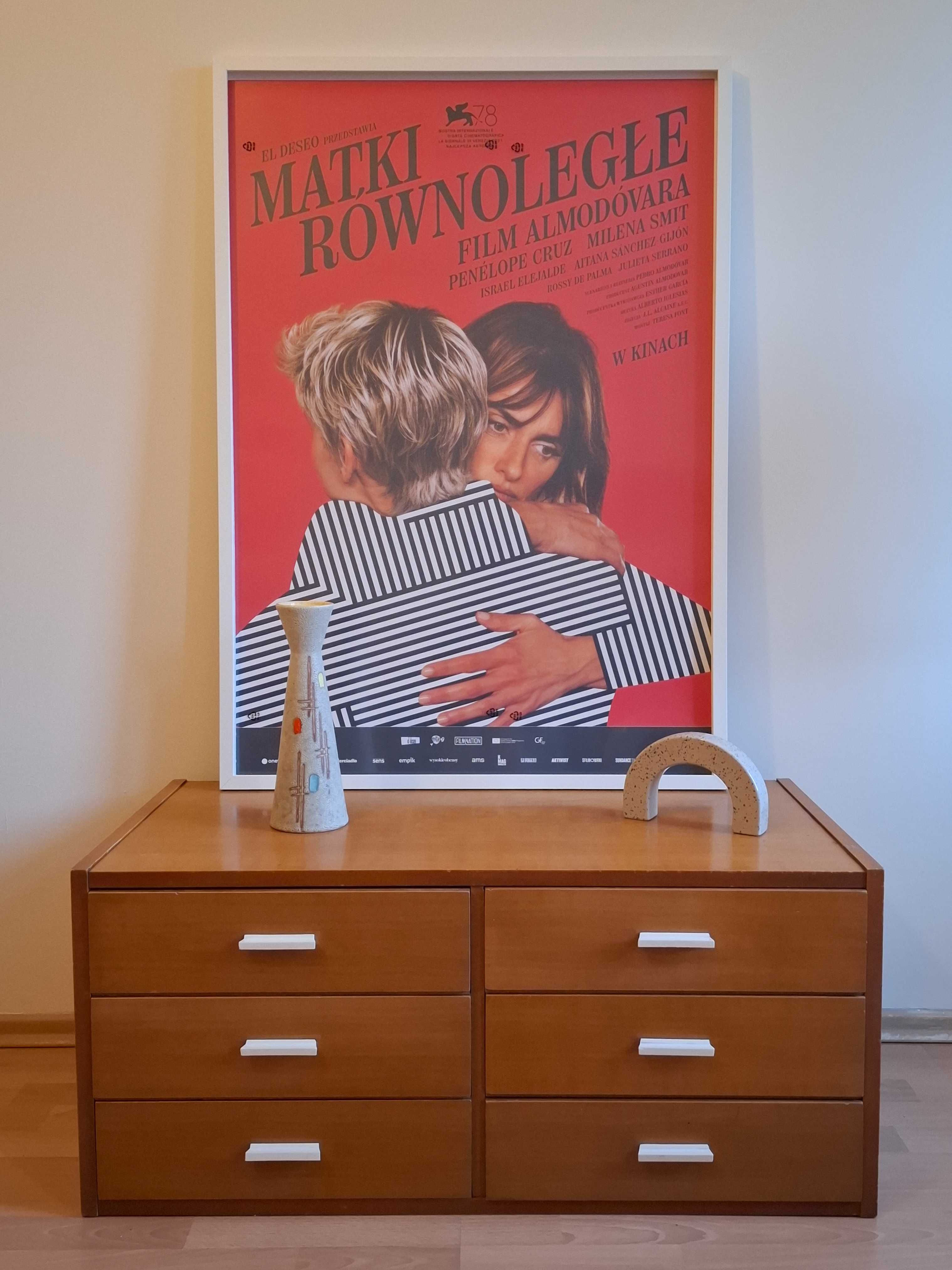 Plakat filmowy Matki równoległe Pedro Almodovar