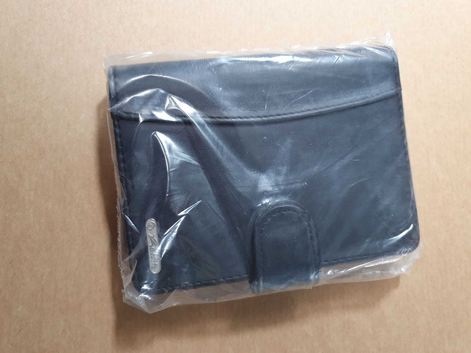 Czarny zapinany organizer Herlitz, nowy