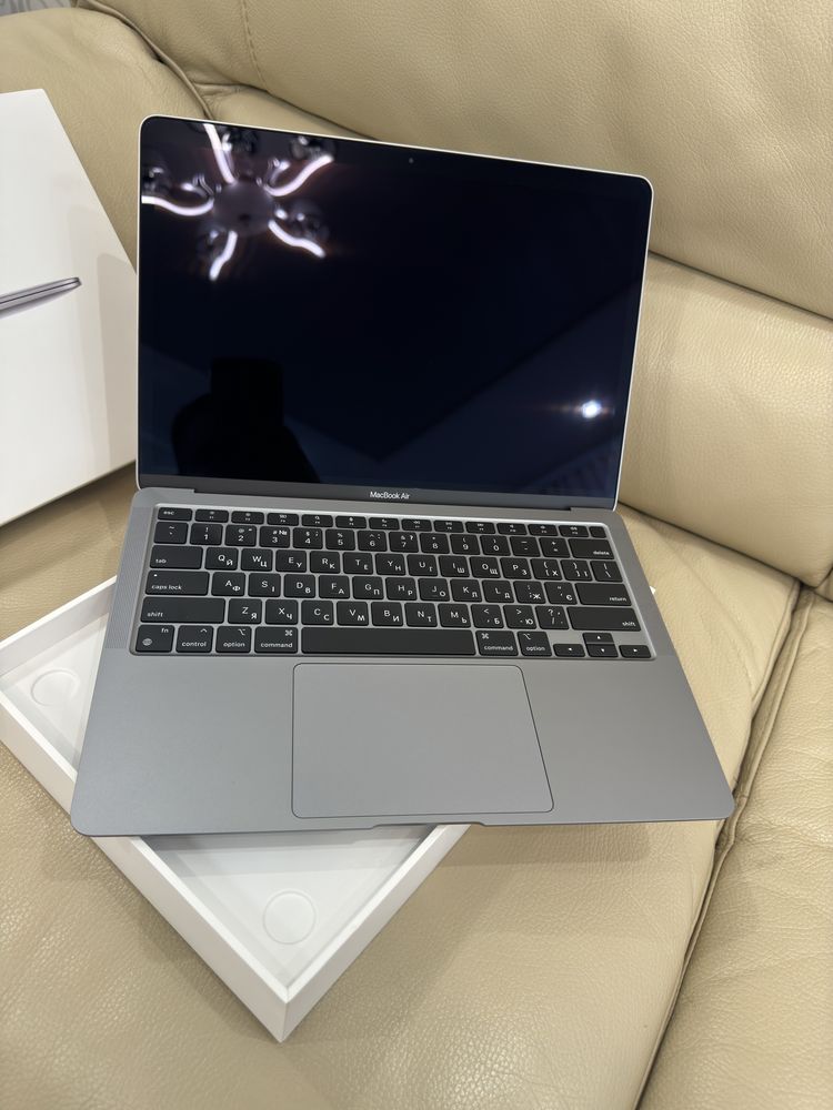 MacBook Air 13” M1 8/256 (2020) | Ідеальний стан | Повний комплект