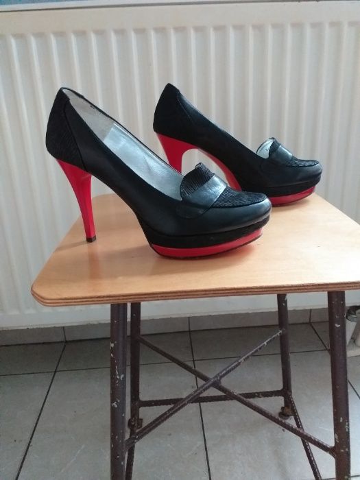 Eleganckie buty szpilki czarne na platformie NR 38