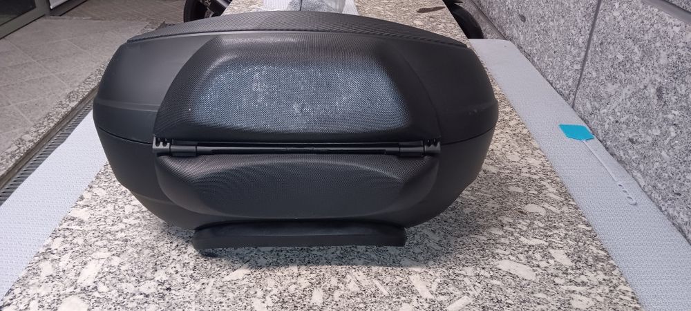 Top case chad 48 litros em bom estado