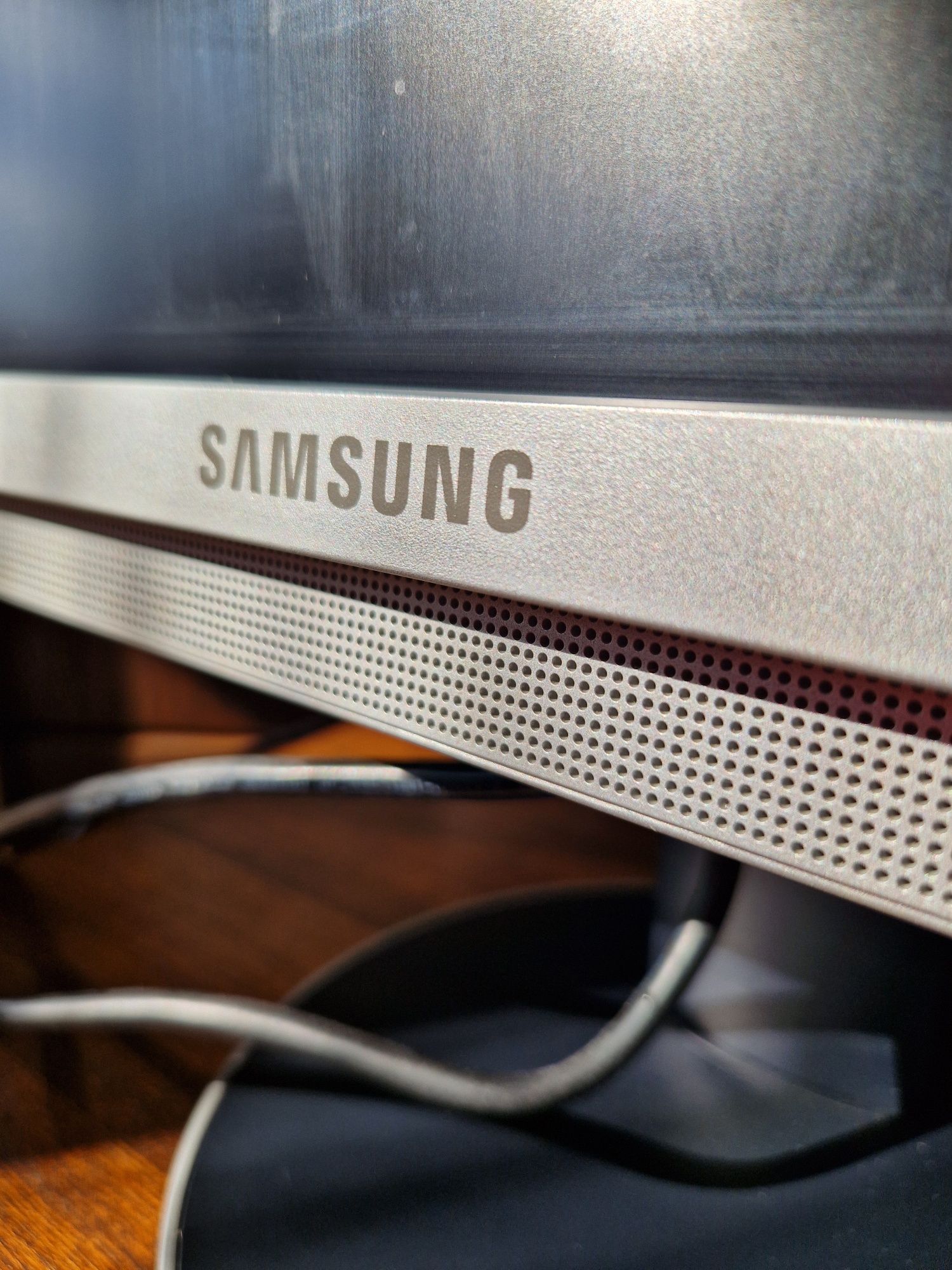 Монитор Samsung SyncMaster 215tw