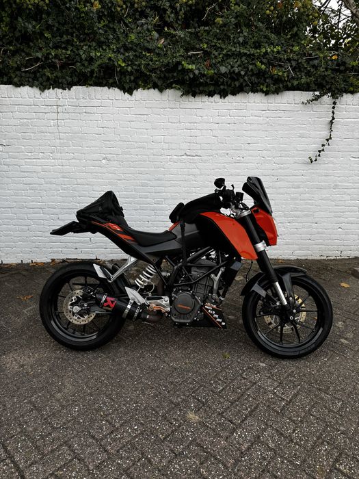 KTM Duke 125 (nie 390, RC, YZF, MT, WR) 2011