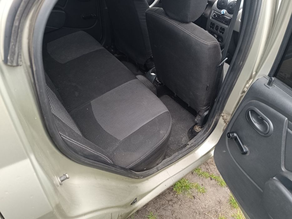 Рено логан 2011р