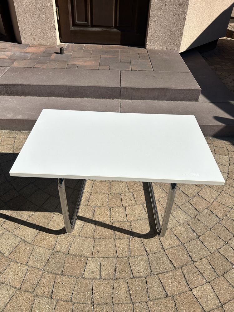 Stolik bialy 74x45