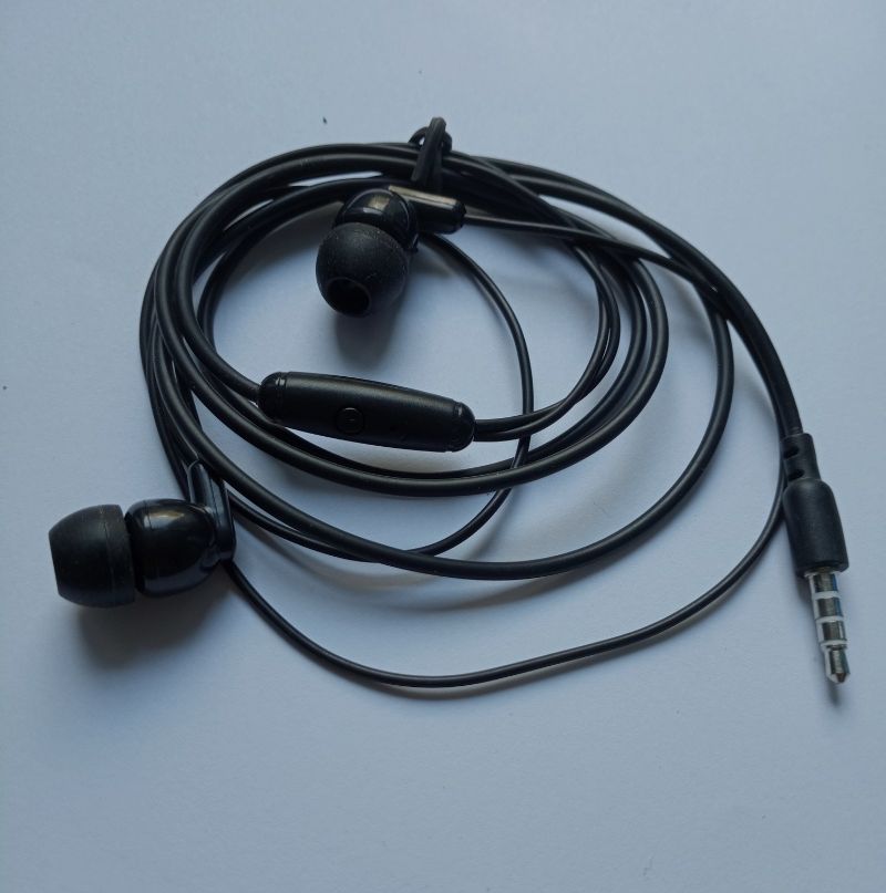 Słuchawki uniwersalne z mikrofonem extra bass czarne jack 3.5mm Nowe