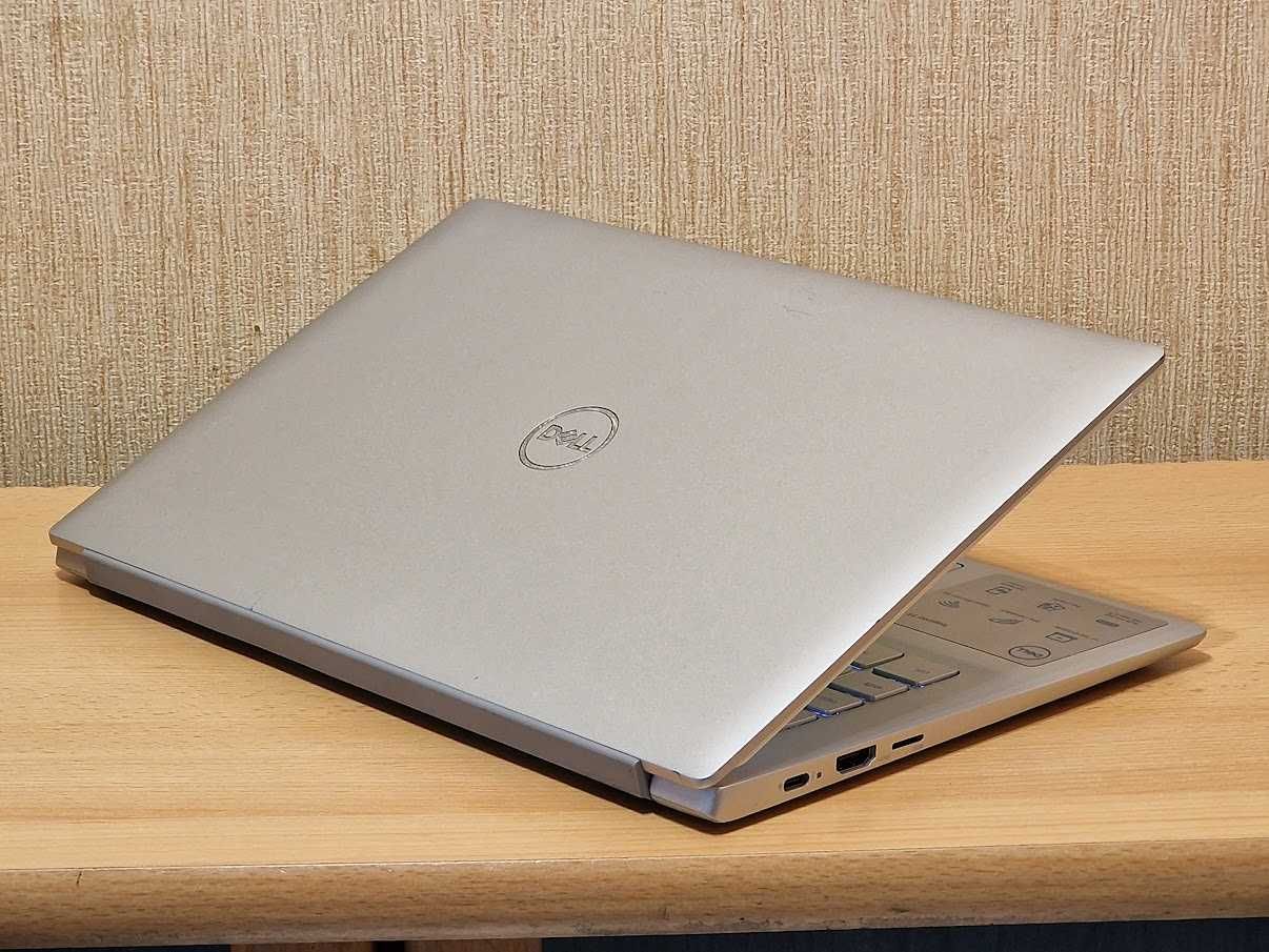 Dell Intel Core i7-10510U NVidia GeForce MX250 RAM 16Gb Батарея 7годин