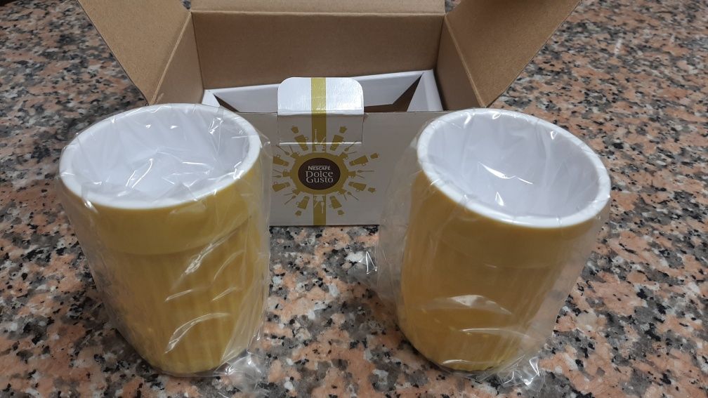 9 Conjuntos de copos ( 18 no total ) Nesquik Dolce Gusto