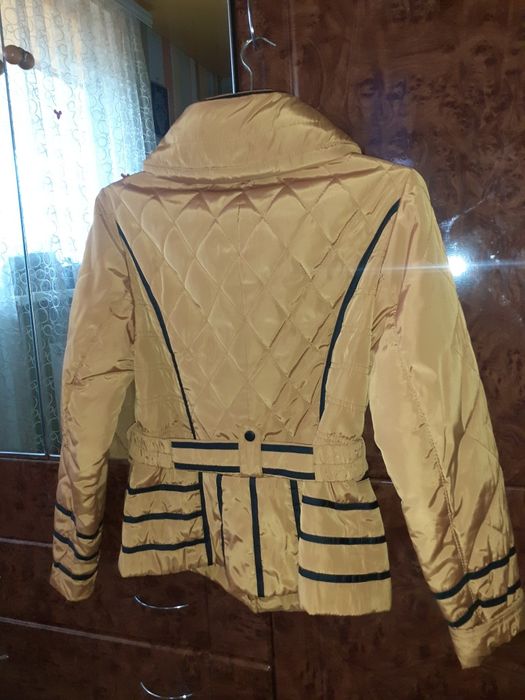 Куртка жіноча  демісезонна