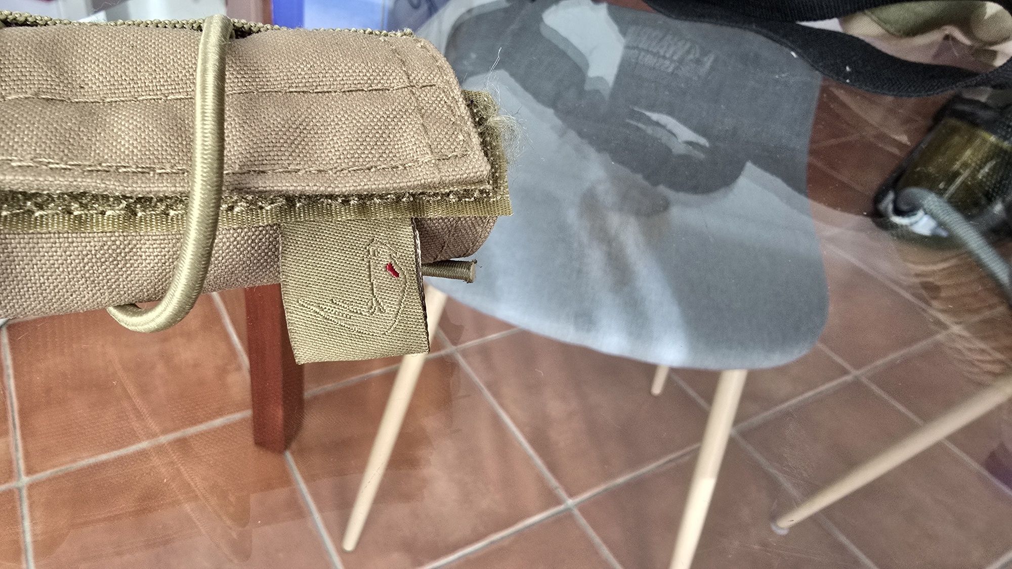Supressos cover  Tan