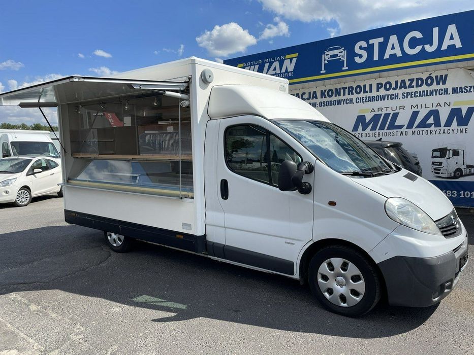 Opel Vivaro  Autosklep pieczywa Sklep bar Gastronomiczny Food Truck Foodtruck 2009