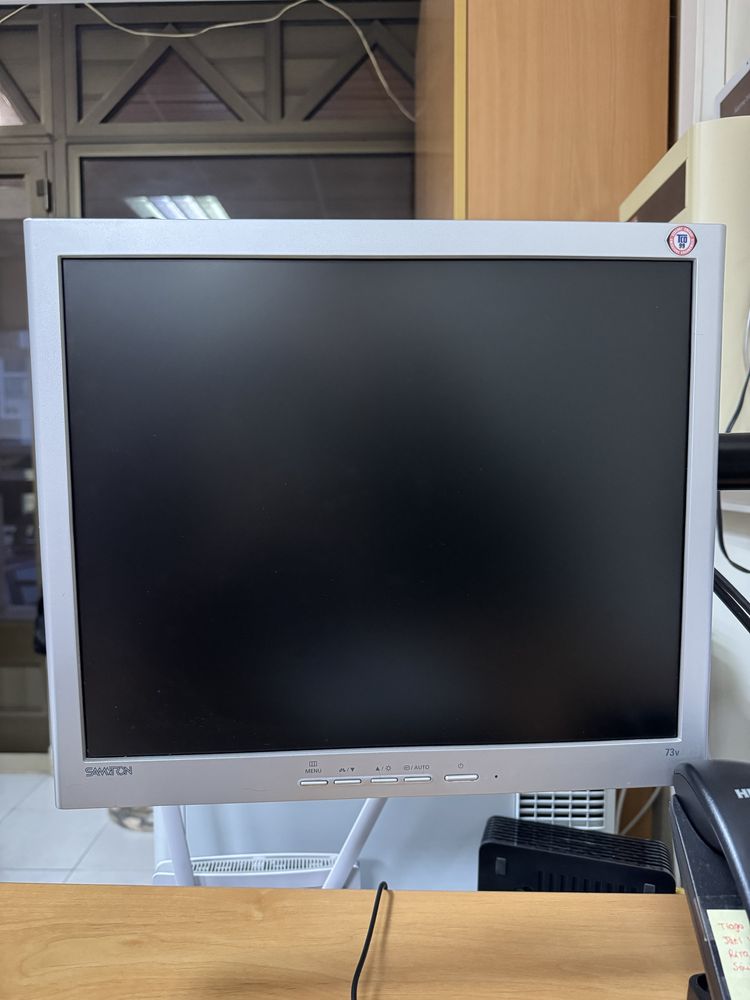 Monitor Samtron 73 V