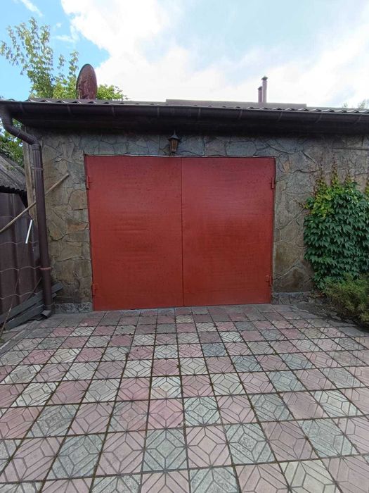 Продам дом в самом центре города . Rn