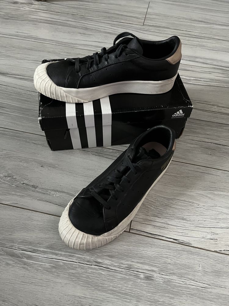 Buty adidas classic