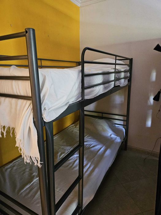 Beliche com colchões