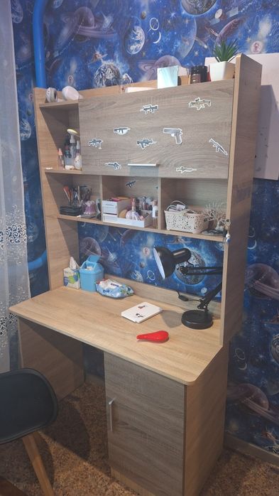 Письмовий стіл дитячий