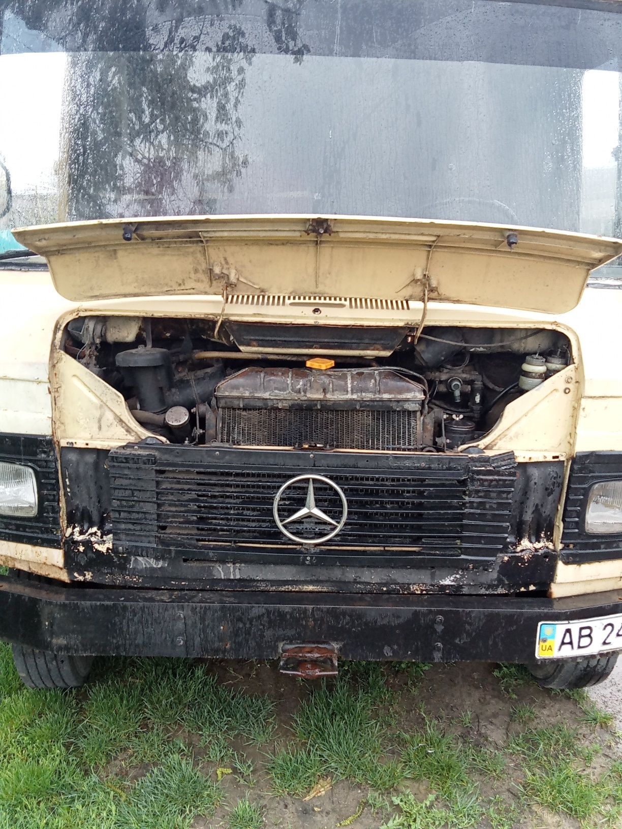 Mercedes-Benz 608