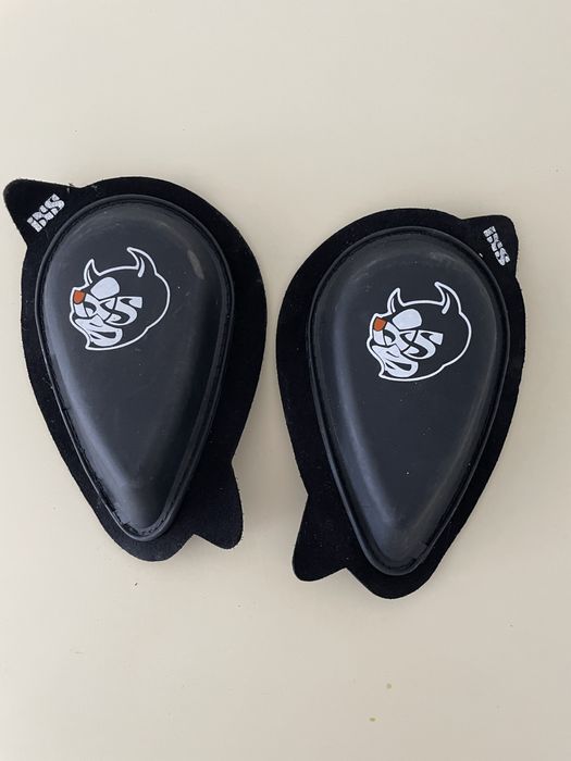 IXS слайдери для мотокомбінезона