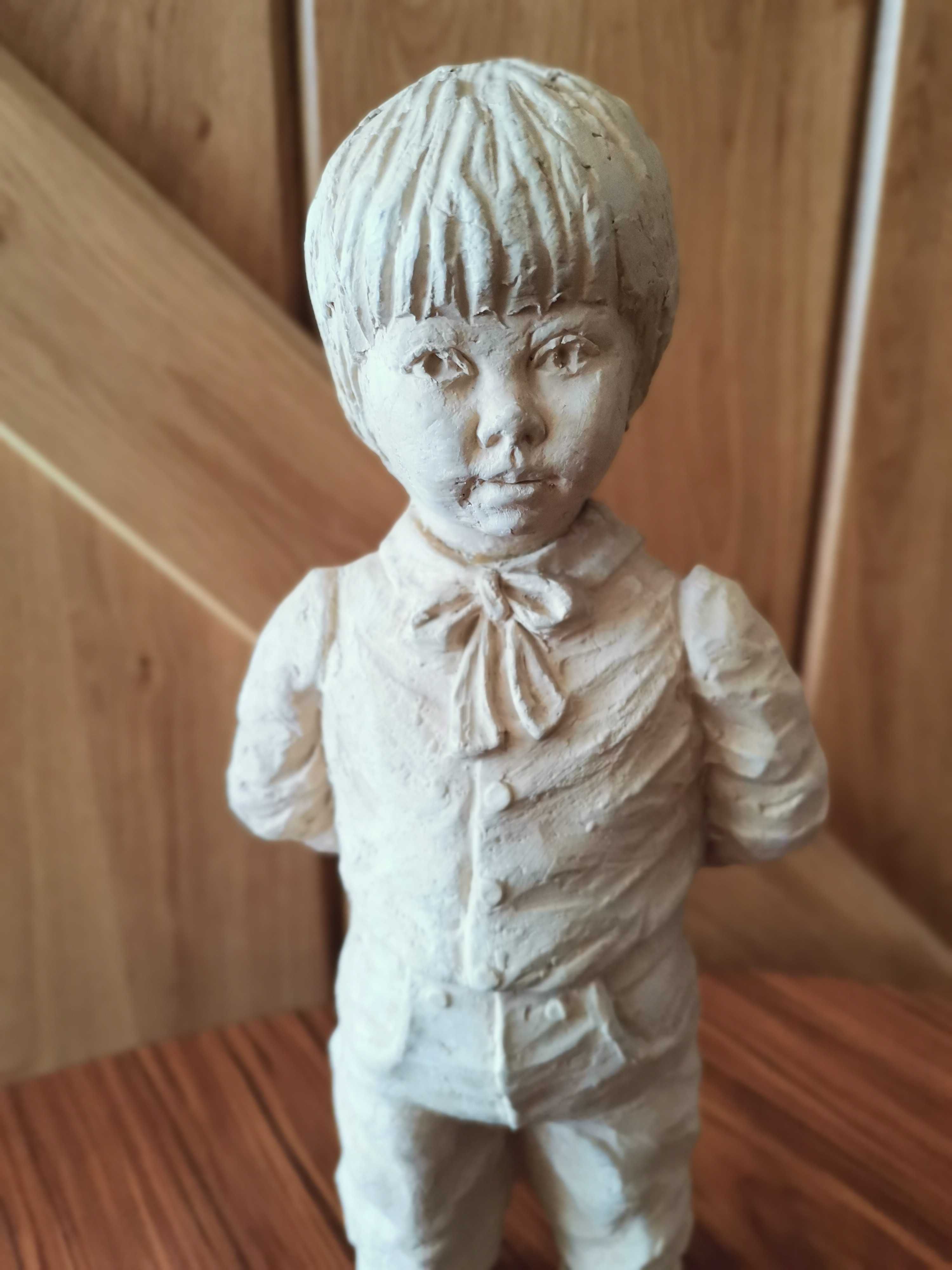 Figurka ręcznie robiona-figurka chłopca Geert Kunen -wysokość 29 cm