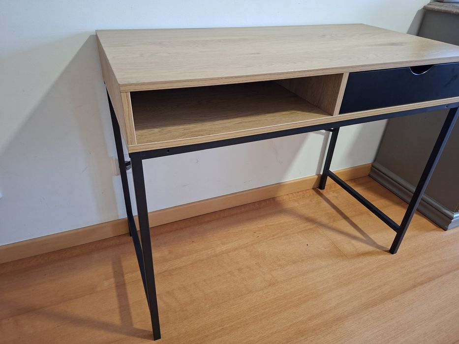 Sectetaria tampo em madeira