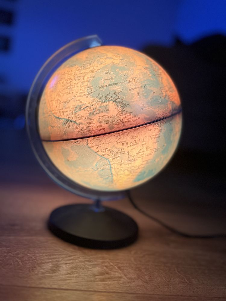 Podswietlany globus lata 80 stan idealny