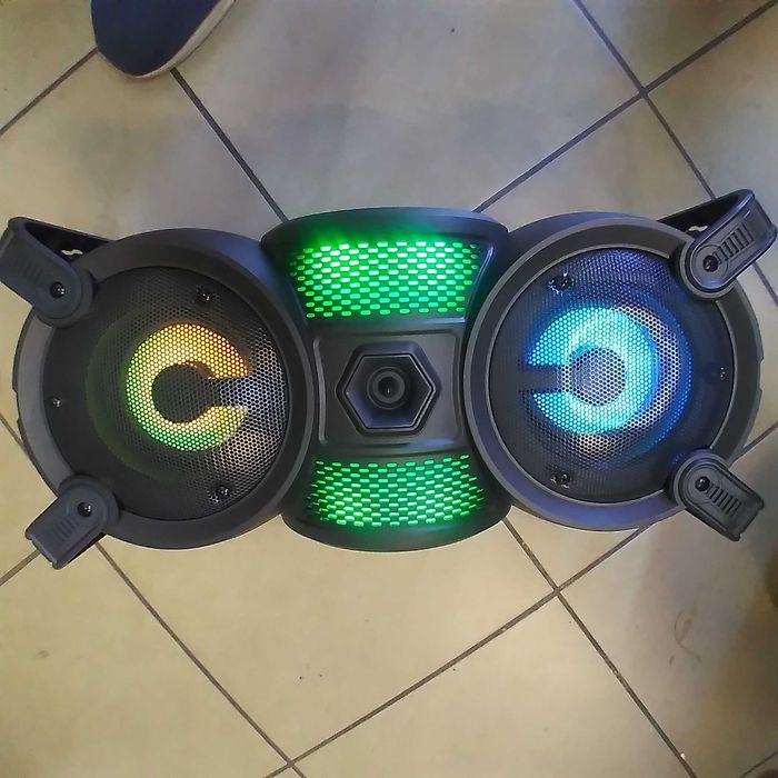 Głośnik Bluetooth z radiem i czytnikiem kart + USB + pilot - stan bdb.