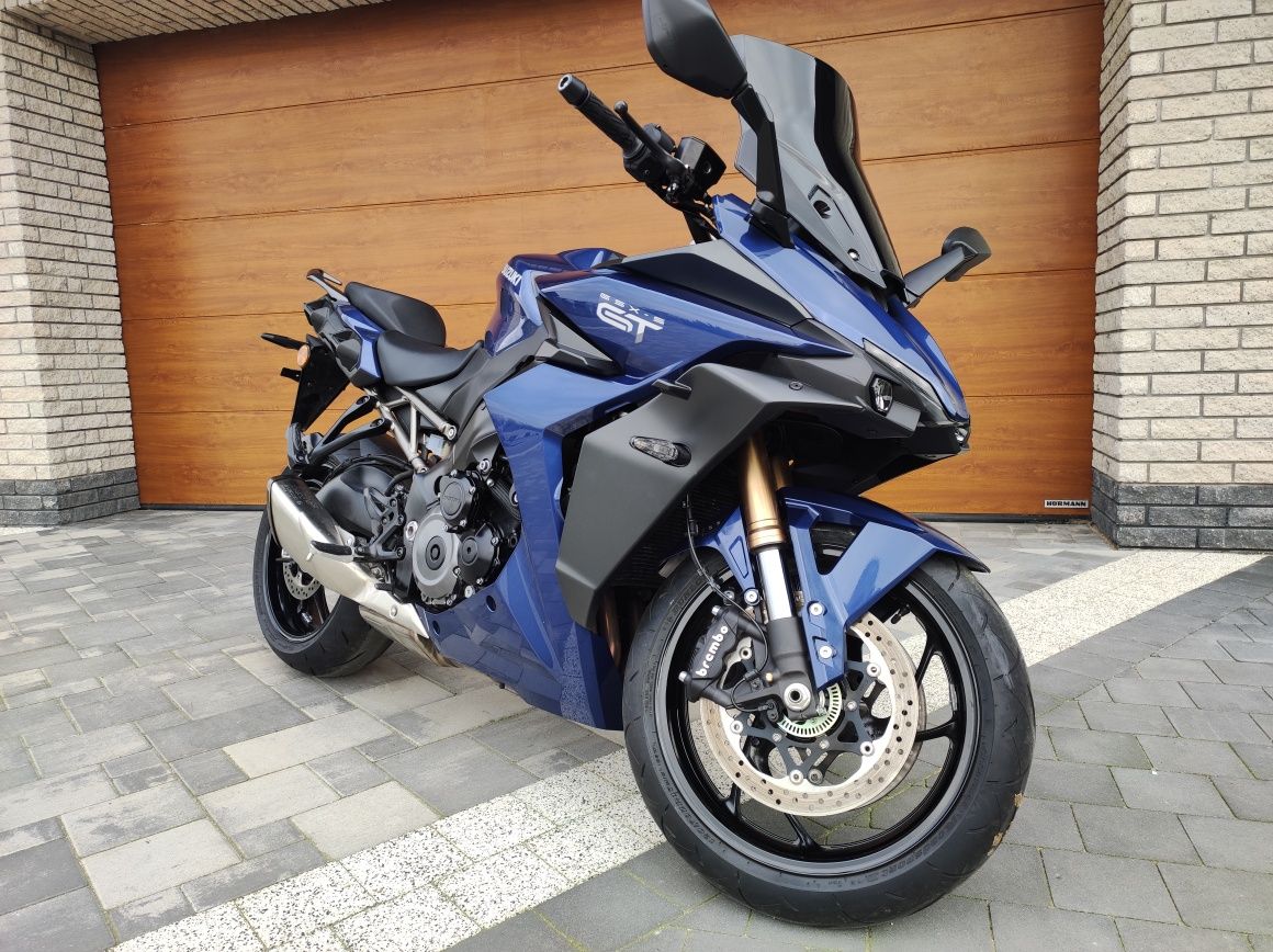 Suzuki GSX-S 1000 GT GSXR