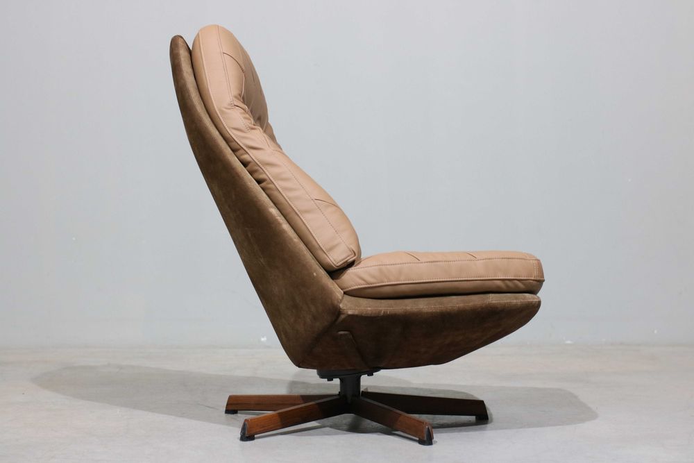 Poltrona + pousa pés Madsen & Schubell modelo MS68 | Design Nórdico