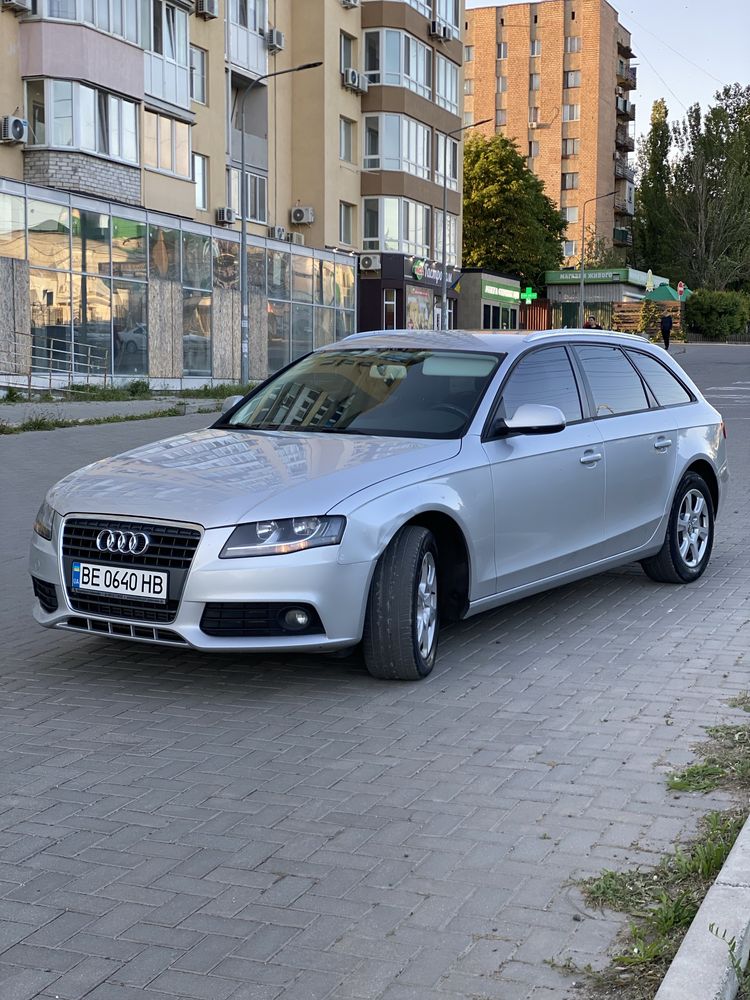 Audi a4 b8 2.0tdi 2011