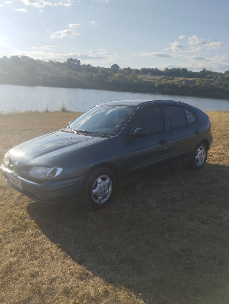 Продам RENAULT Megan