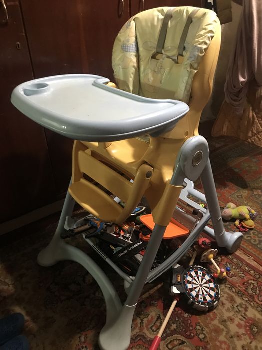 Дитячий стільчик для годування