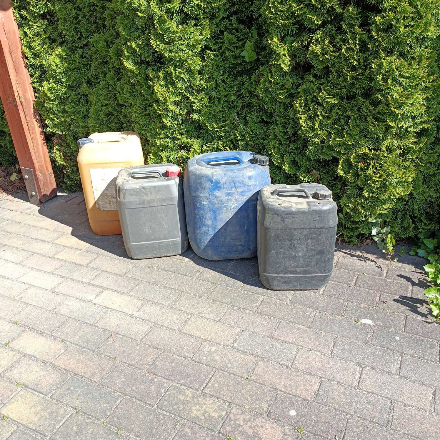 Pojemniki z tworzywa za darmo